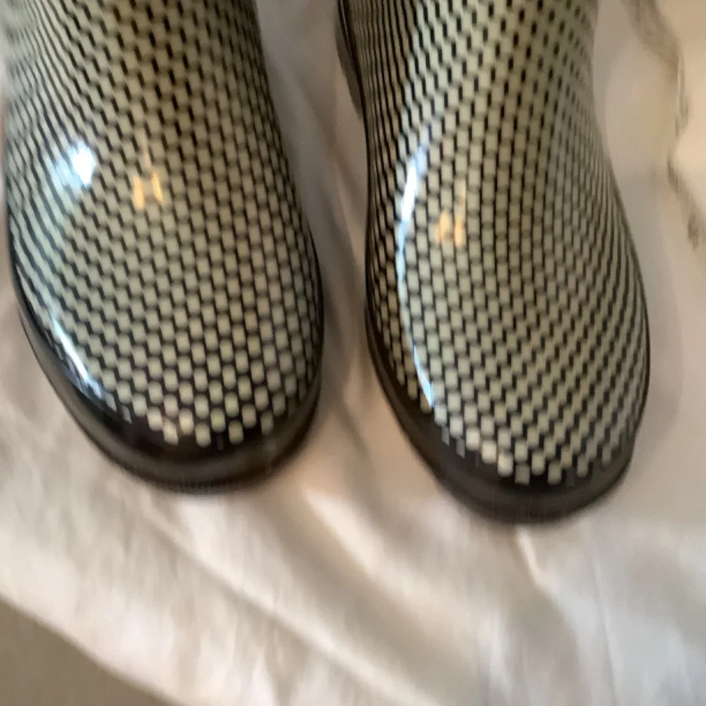 Marilyn‎ Monroe black white rain boots